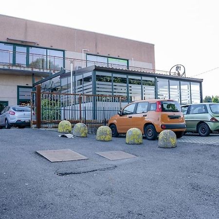 Appartamento Borgo Antico Paruzzaro Bagian luar foto