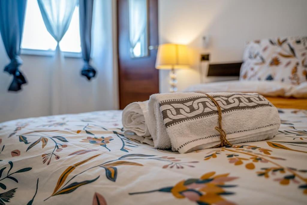 Appartamento Borgo Antico Paruzzaro Bagian luar foto