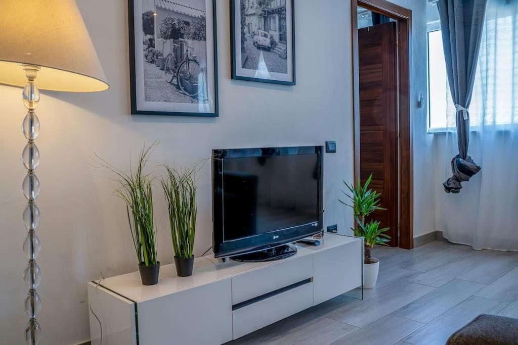 Appartamento Borgo Antico Paruzzaro Bagian luar foto