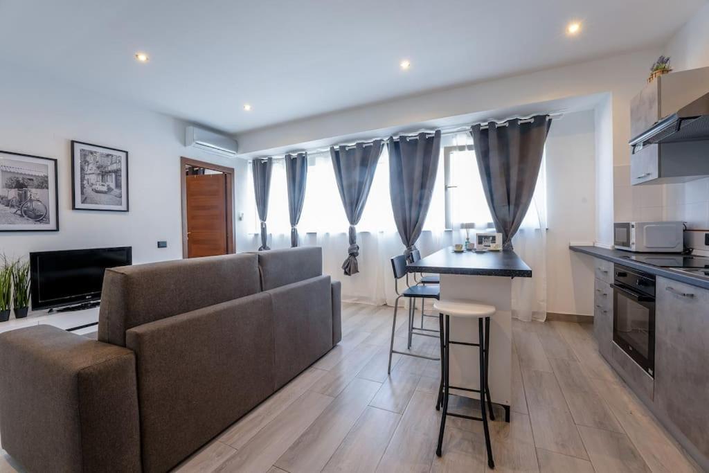 Appartamento Borgo Antico Paruzzaro Bagian luar foto
